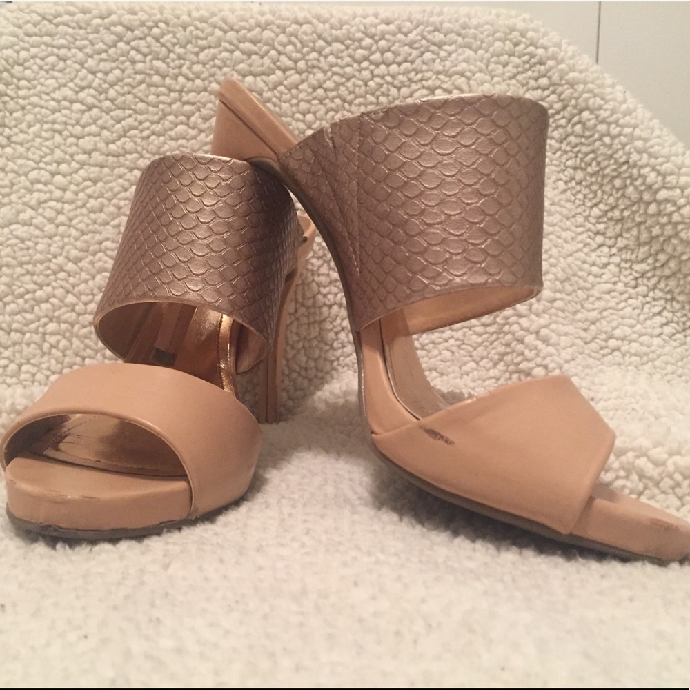 Jennifer Lopez Blush Heels